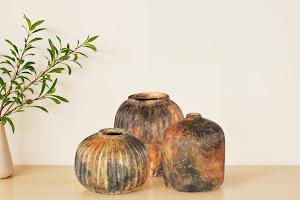 Raw Umber Vase, Stem