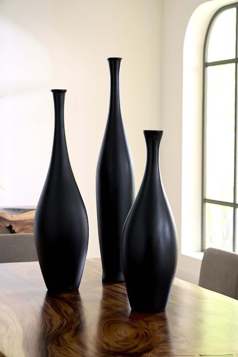 Trumpet Vase, Small, Matte Black