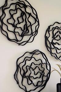 Vine Wall Flower, Black
